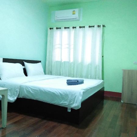 Hostel Sakura House Chiang Mai Zewnętrze zdjęcie