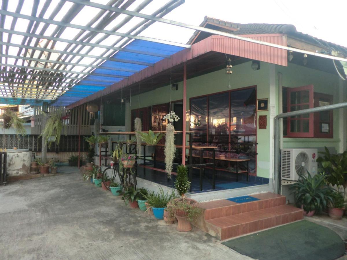 Hostel Sakura House Chiang Mai Zewnętrze zdjęcie