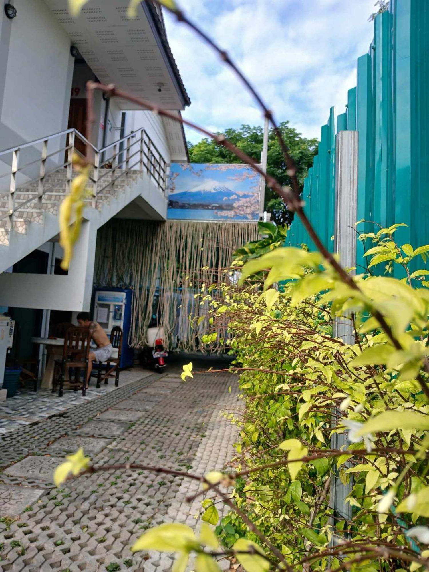 Hostel Sakura House Chiang Mai Zewnętrze zdjęcie