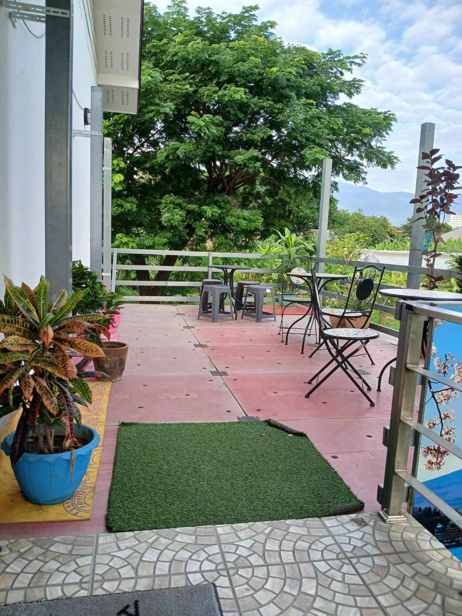 Hostel Sakura House Chiang Mai Zewnętrze zdjęcie