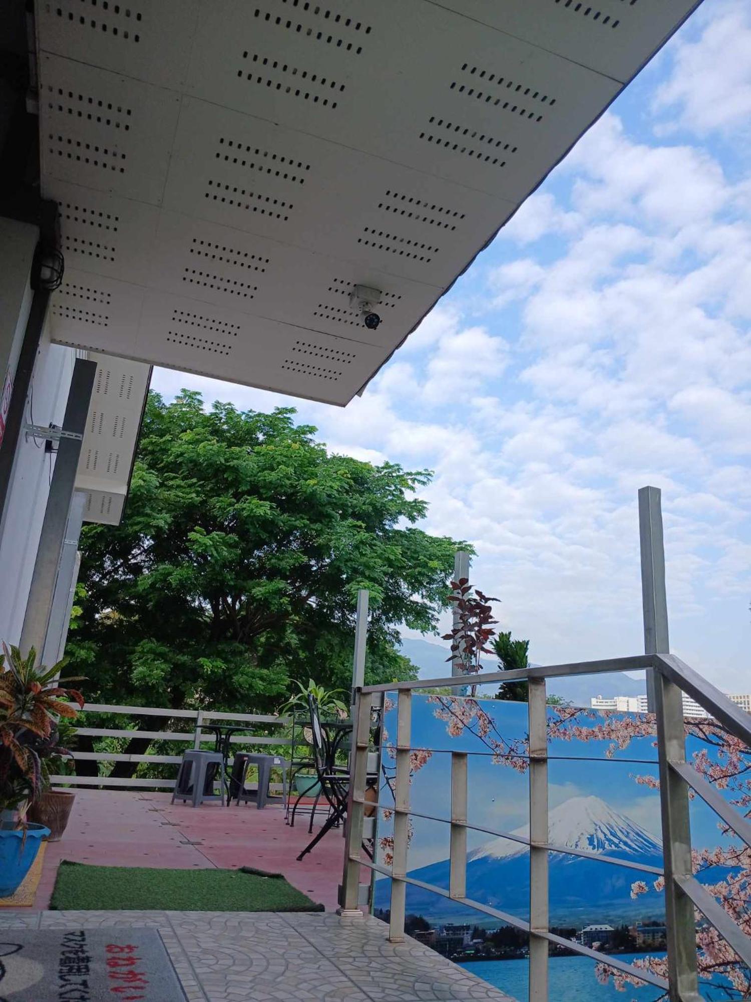Hostel Sakura House Chiang Mai Zewnętrze zdjęcie