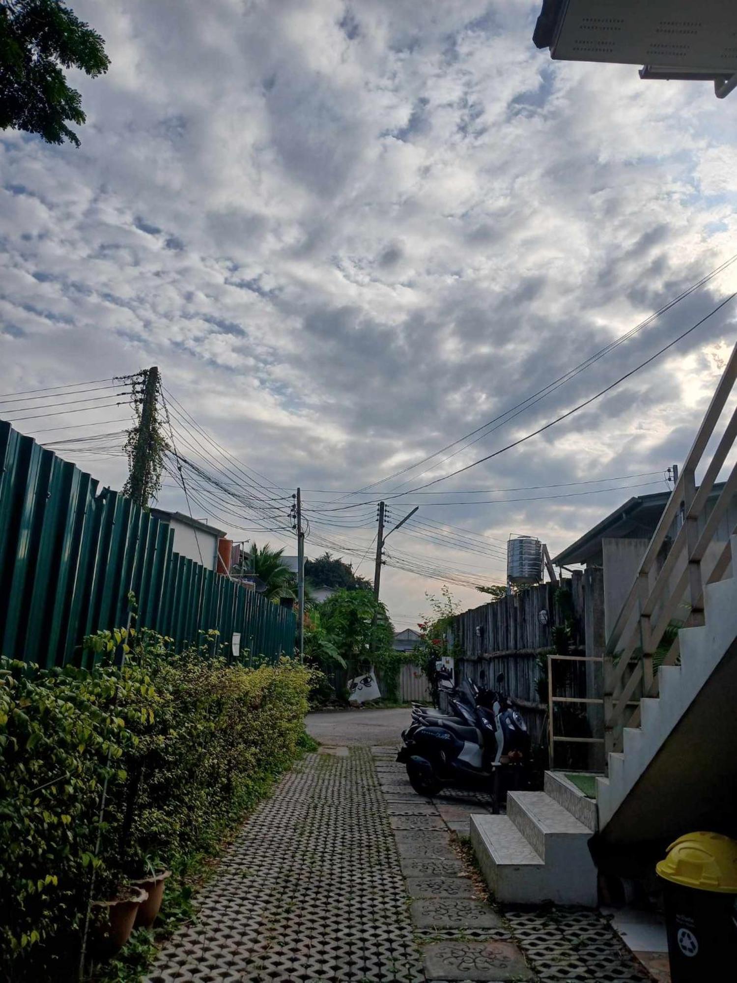 Hostel Sakura House Chiang Mai Zewnętrze zdjęcie