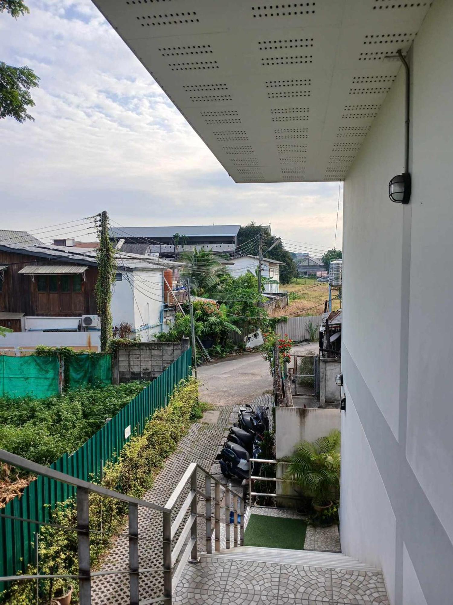 Hostel Sakura House Chiang Mai Zewnętrze zdjęcie